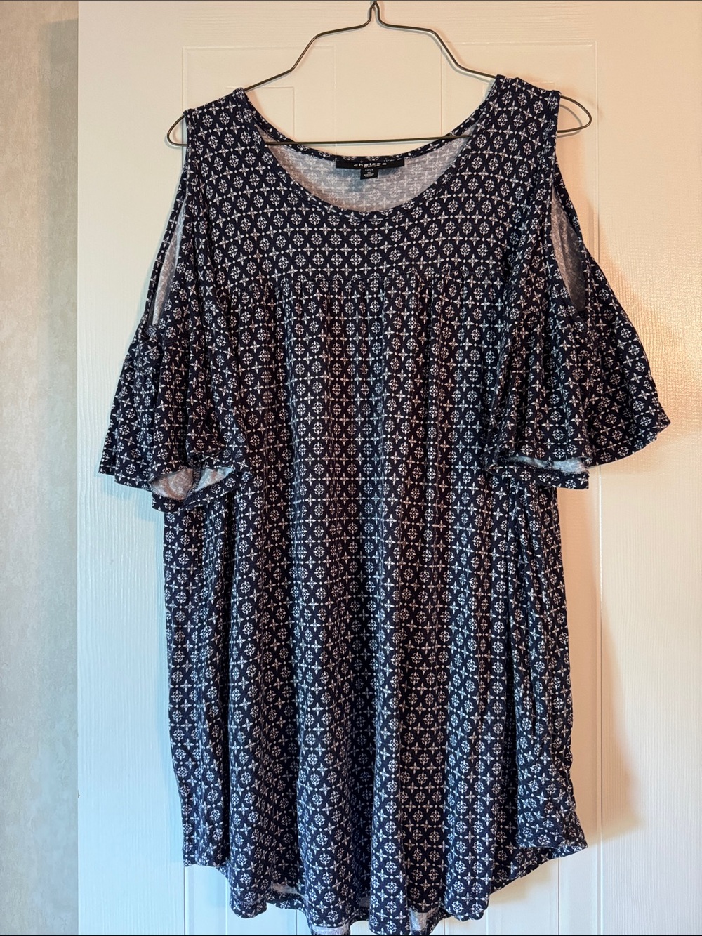 Cold-Shoulder Printed Tunic Top in Navy